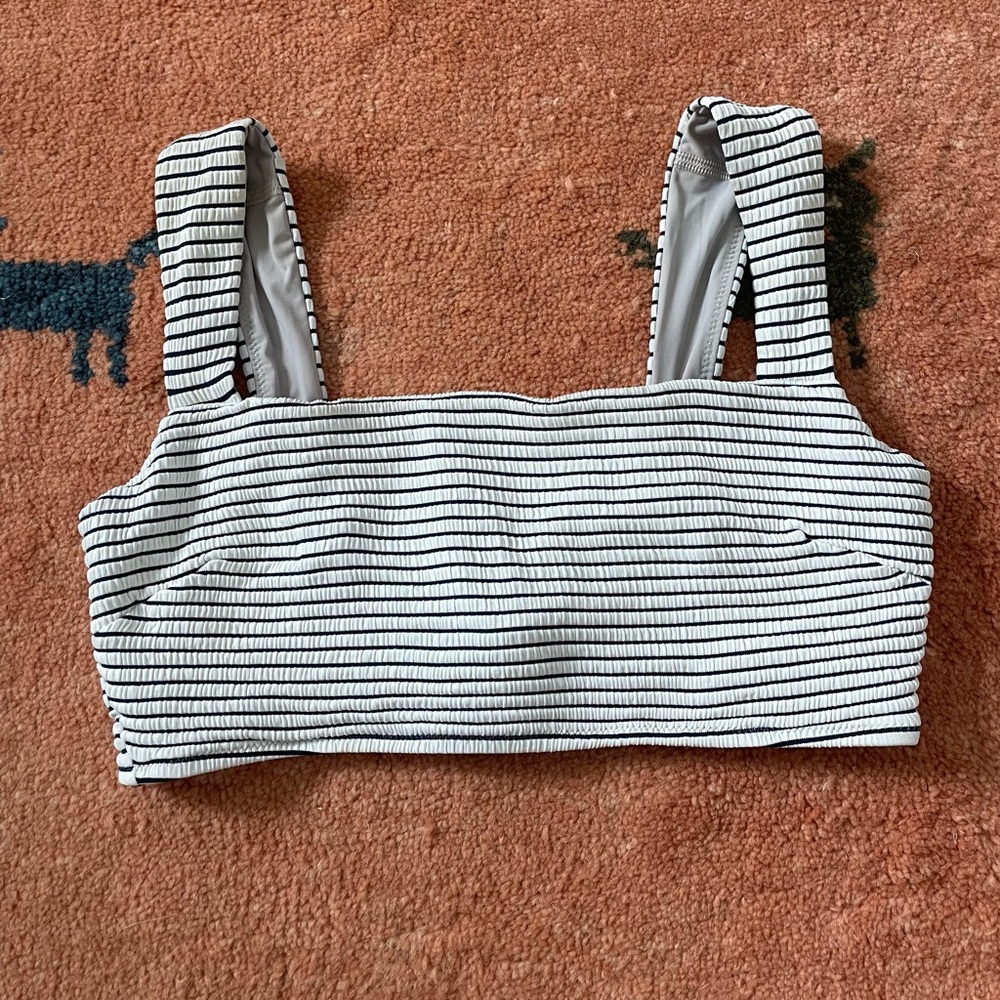 Lululemon Smocked Swim Top B/C Cup Size 8